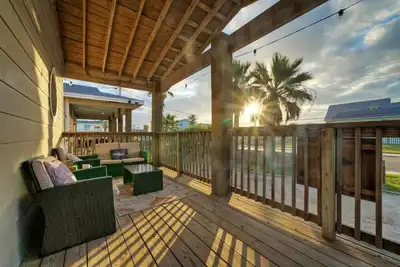 Image de Peyton's Place by AvantStay | Walk to Beach