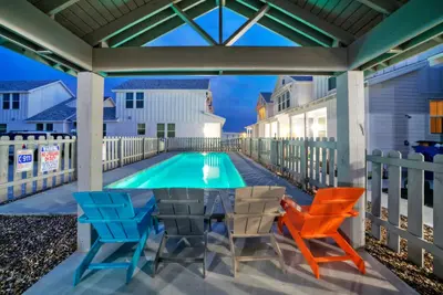 Image de Newly Built, Pool, Walk to Old Town Eats+Marina | Shorely Goodness by AvantStay