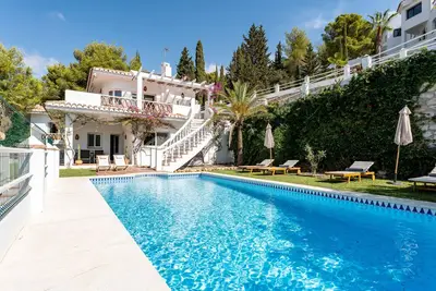 Image de Villa \"Casa Rocas\" avec vue sur les montagnes, piscine privée et Wi-Fi