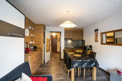 Image de Studio Cosy pour 4 Pers, Proche Remontées Mécaniques et Centre, Balcon Sud, Parking Inclus