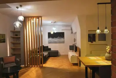 Image de New 3 Room Apartment in Berindey Villa, University Square - City Center\n