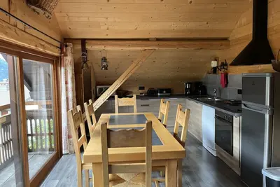 Image de Appartement Lumineux 3 Pièces avec Balcon, Parking, et Équipements Famille à Châtel