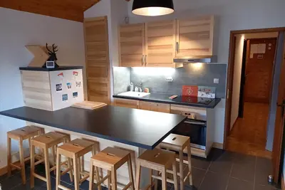 Image de Chalet chaleureux à Châtel - Idéal 6 pers, 3 pièces, proche télésiège, Wifi, balcon sud, garage