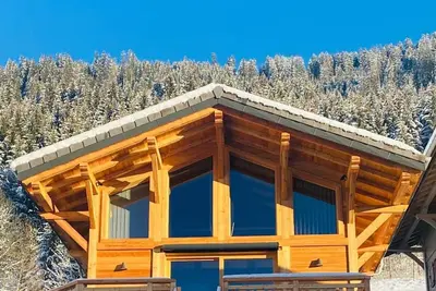 Image de Chalet cosy pour 4 pers. à Châtel, proche télécabine et centre, cuisine équipée, terrasse, garage.