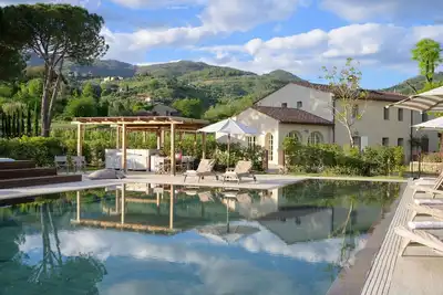 Image de Villa à Colle Di Buggiano avec 6 chambres à coucher, 12 couchages