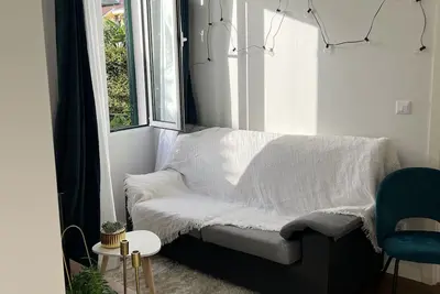 Image de Very cozy, sunny 1 bedroom apartment. Located 5 minutes walk from the center