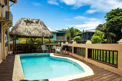 5-Bed, 4-Bath Villa with Private Pool, Sleeps 13