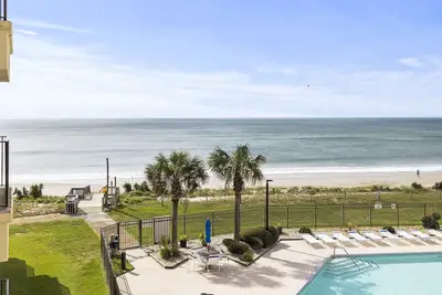 Image de Summer Winds C-328, Oceanfront Condo in Indian Beach, Nc!