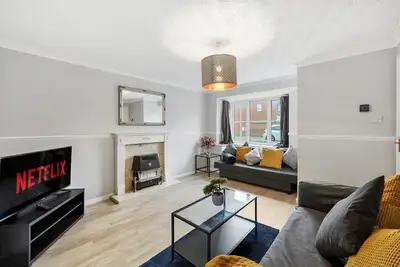 Image de Stunning Detached 3 Bed House - Parking & Garden