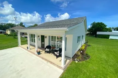 Image de Brand New! Charming cottage, centrally located in Old Town Bay St. Louis.