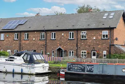 Image de Canal Side 3 Bed 1. 5 Bath | Parking | WiFi | Self Check-in | King Size Beds