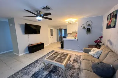 Image de 2bdr, 5 min walk to Warm Mineral Springs