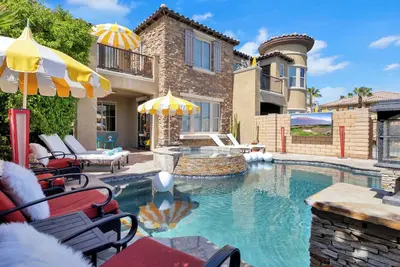 Image de Luxe on the Water/Pool/Spa/Fire