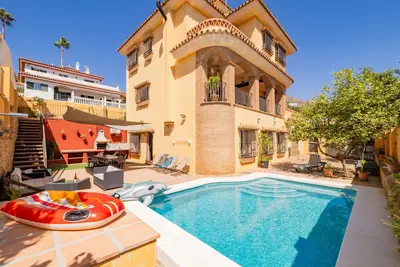 Image de Cubo's La Era House Benalmadena Pueblo \/ piscina privada \/ familiar