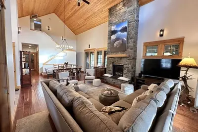 Image de Dover Bay Cabin Idyllic Luxury in the Heart of Idaho's Mountain Lake Wonderland