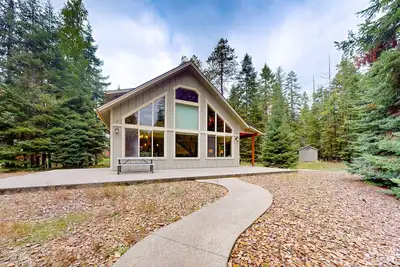 +2-acre home with firepit, grill, & wood stove, kayaks, lawn games, & views