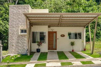 Image de Resort home near the beach with private pool, tennis, Ping-Pong, gym, W\/D