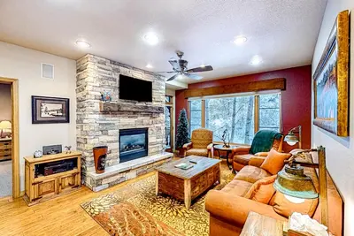 Image de Cozy slope-side stay with excellent resort perks & scenic balcony with grill