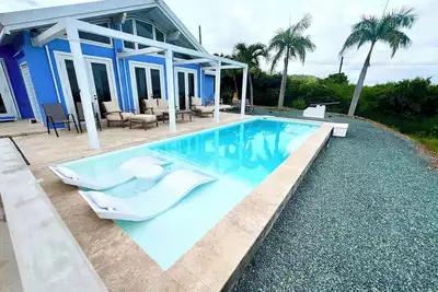 Image de Cruzan Time, New Pool, Buck Island view, Starlink, solar
