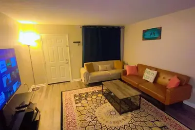 Image de Luxury 2bd, 2ba w/free parking on site.