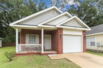 Image de Pensacola Farmhouse Bungalow