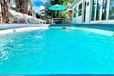 Image de 5bd House - Pool+Bbq+King beds | 3 min to beach