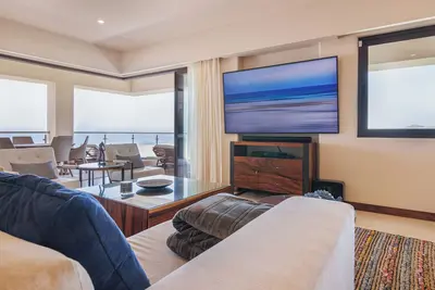 Image de Beachfront 3 Bedroom Luxury Condo in Exclusive Diamante Golf