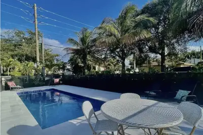 Image de Minutes to Palm Beach and Downtown Wpb 3 br villa with pool!