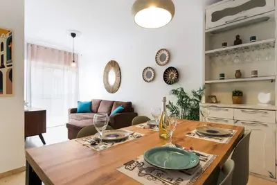The 2nd Corner: Central Apartment