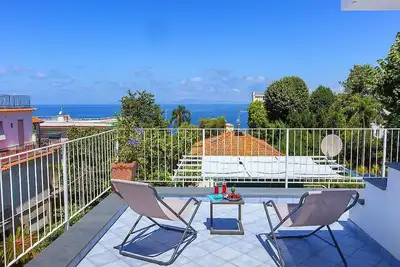 Image de Villa Tiara: A spacious four-story villa situated in a quiet location, a few minutes from the town center, with Free Wi-Fi.
