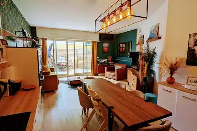 Image de Maison de Ville aux Portes de Paris, Idéale Pour les Familles