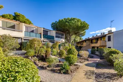 Image de Appartement de vacances \"Résidence Cap Les Pins\" avec piscine partagée, terrasse privée et Wi-Fi