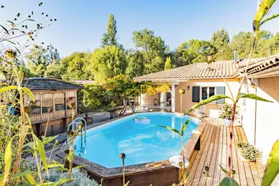 Image de Petit coin de paradis Périgourdin avec piscine, spa et potager