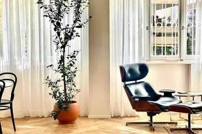 Image de Gorgeous Bauhaus Apt In the Beating Heart of Tlv