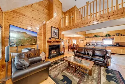 Image de Rustic Elegance –Luxury Cabin in Gated Innsbruck Resort with Hot Tub & Fire Pit