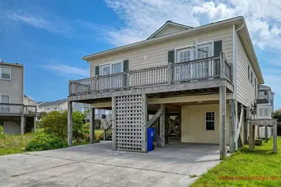 Image de Port Folio - Adorable 3 Br home with Covered Porch!