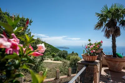 Image de Grandma Angela's villa sea view