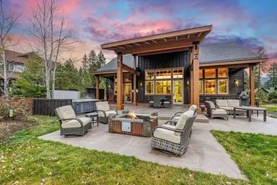 Image de Seamless Indoor-Outdoor Living on the Green+ 3rd Nt Free for Limited Time