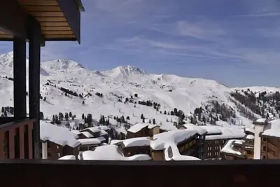 Image de 150m du centre station, 1er étage, balcon, télévision, casier à ski, 36m², La Plagne