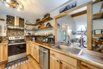 Image de Peaceful Maggie Valley Vacation Rental w/ Fire Pit