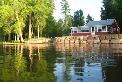 Image de Lakefront retreat with kayak, dock, Adirondack chairs, & stellar views - dogs ok