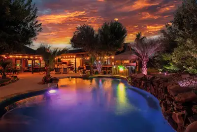 Image de The Gotti Ranch/ Gameroom/ Pool/ Gym/ Theater/ Tiki bar/ Mariokart/ Hot tub/ Ps4