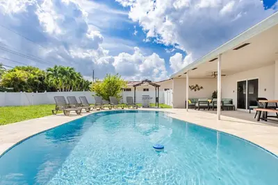 Image de Amazing 5br/3ba Villa Heated Pool near Hard Rock