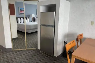 Image de Upscale Studio Hotel Suite with balcony\n