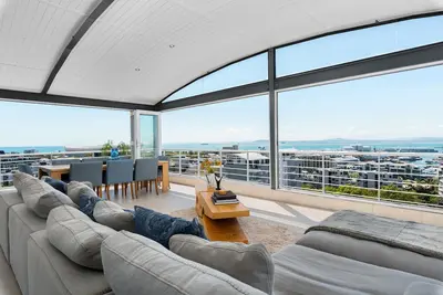 Image de Breathtaking Views from Greenpoint Penthouse