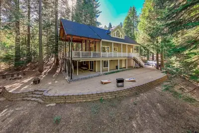 Image de Cabin at the Creek ~ Family Fun Starts Here!