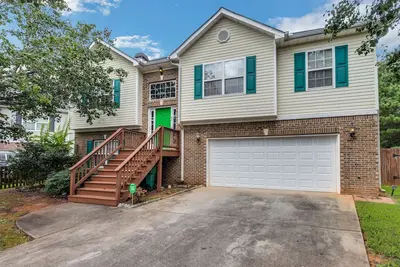 Image de Atlanta Retreat w/ 2-Car Garage, Fenced Yard by RedAwning