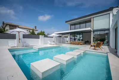 Image de Brand new built designer house in Mijas
