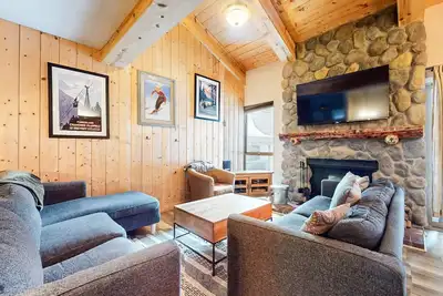 Image de Chamonix #64 (3-Bedroom Condo) with Pool - Pets Allowed by RedAwning