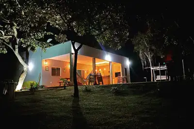 Image de Belíssima Casa de Campo na Beira da Lagoa